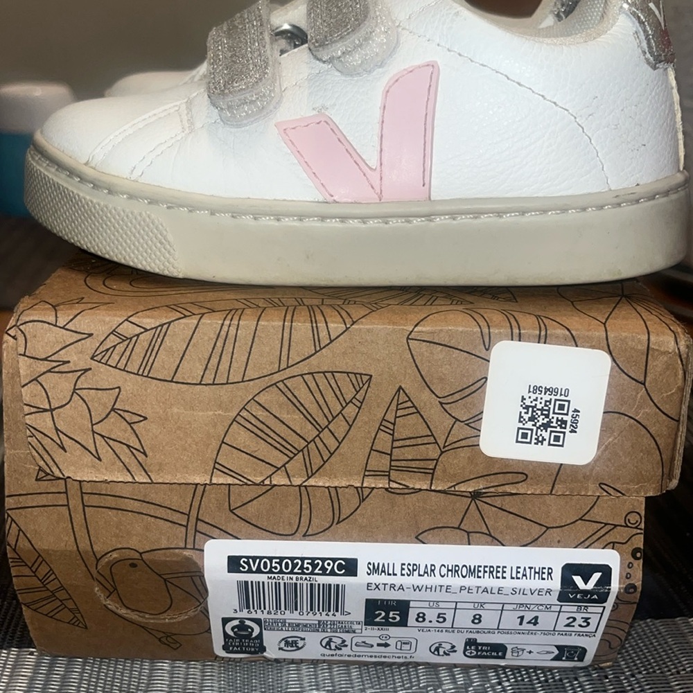 Toddler Veja size 8.5 C good condition